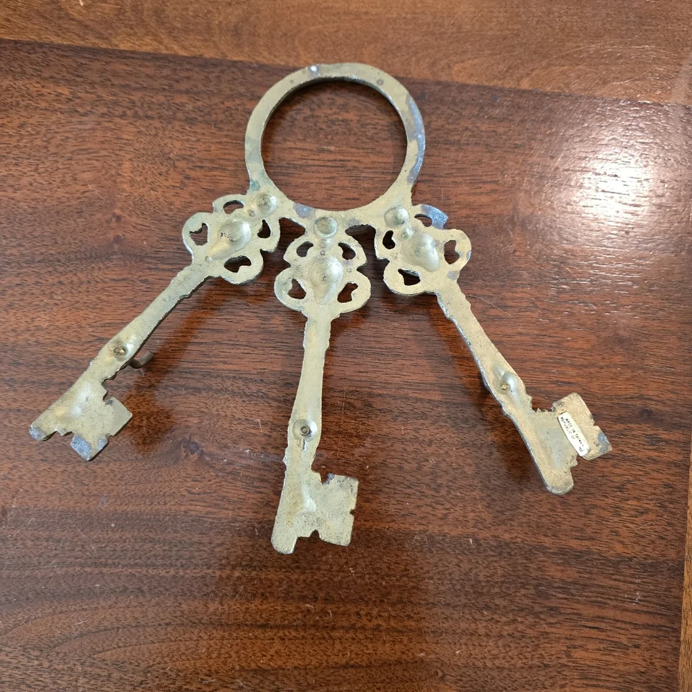 Vintage Rare Brass Keys Hanger w/ 3 Hooks‎